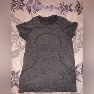 LULULEMON SWIFTLY TECH SHORT SLEEVE GRAY SIZE 12
